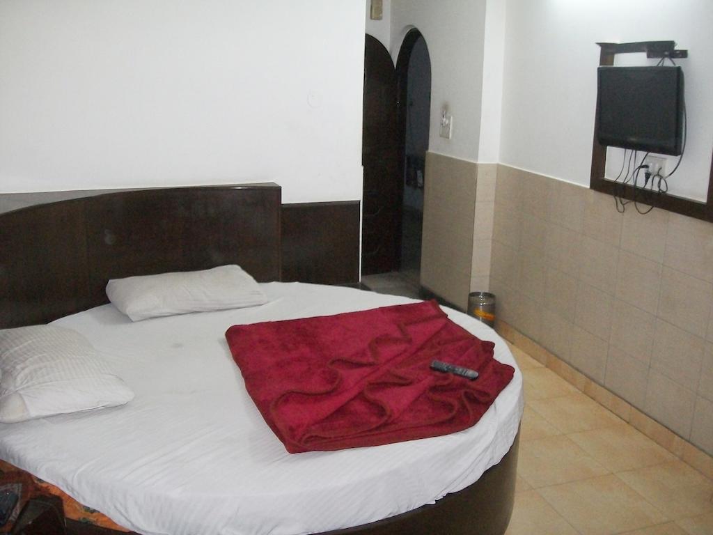 Hotel Milan Continental Delhi  Luaran gambar