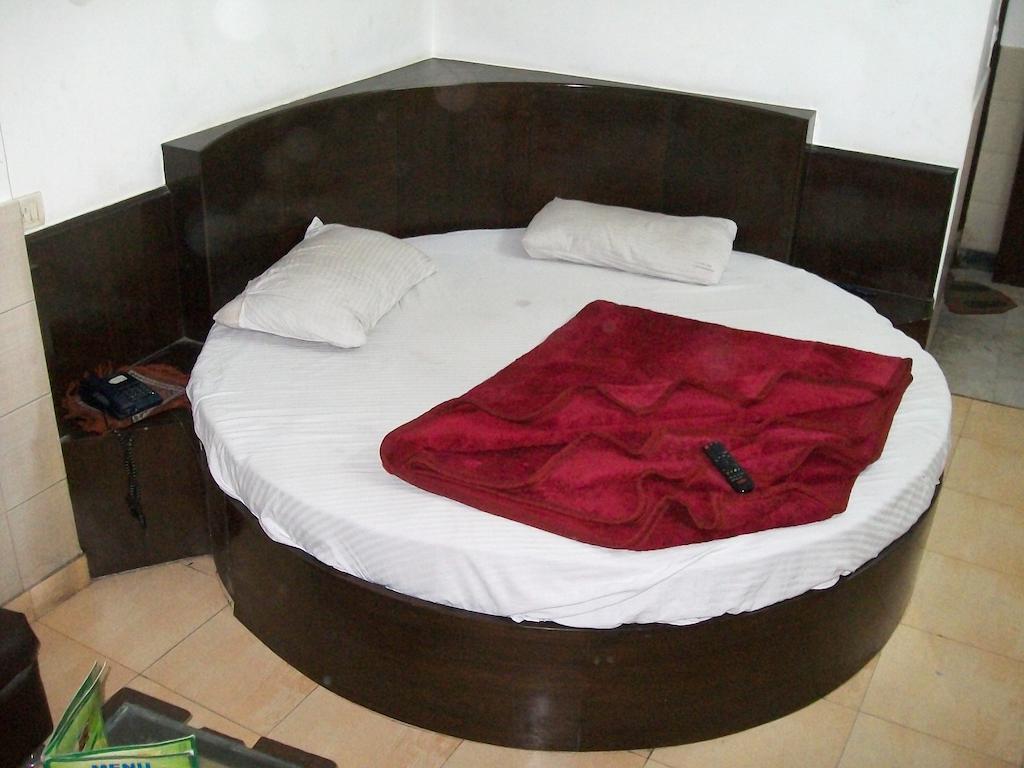 Hotel Milan Continental Delhi  Luaran gambar
